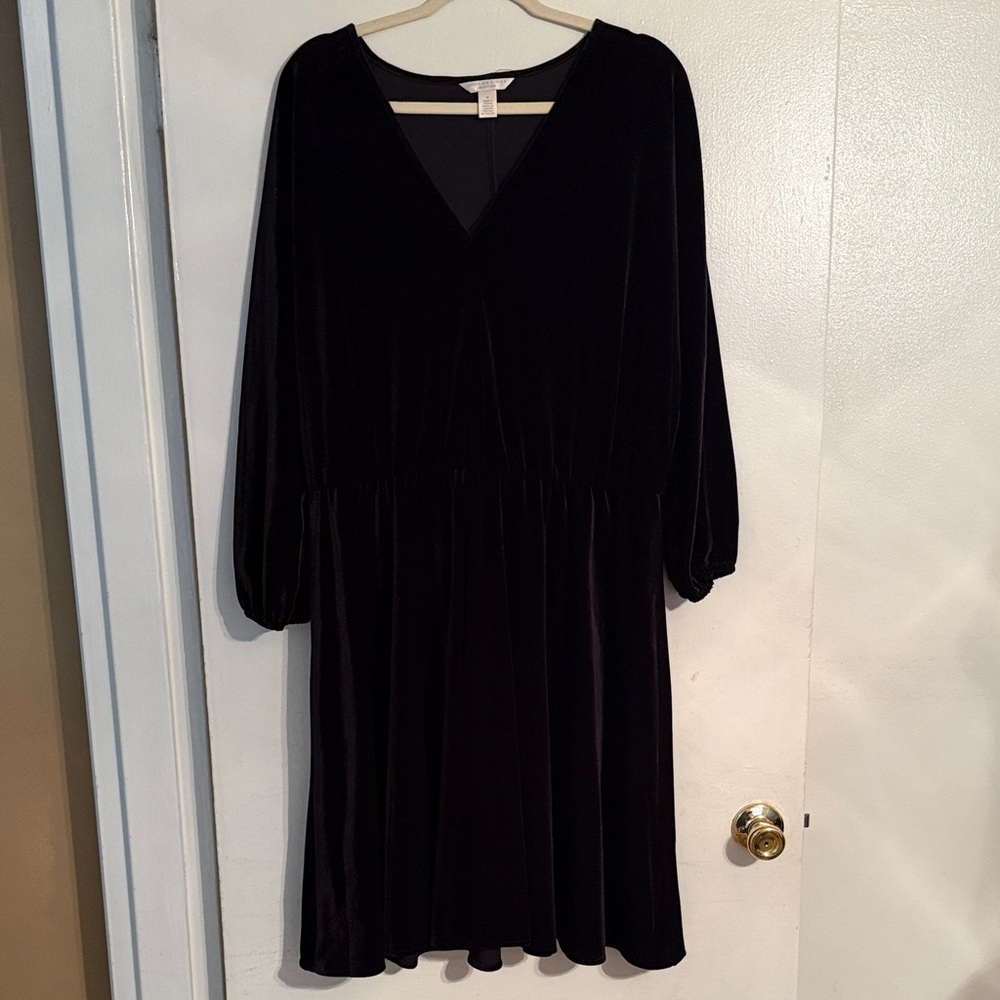 London Times Elegant Black Velvet Dress
